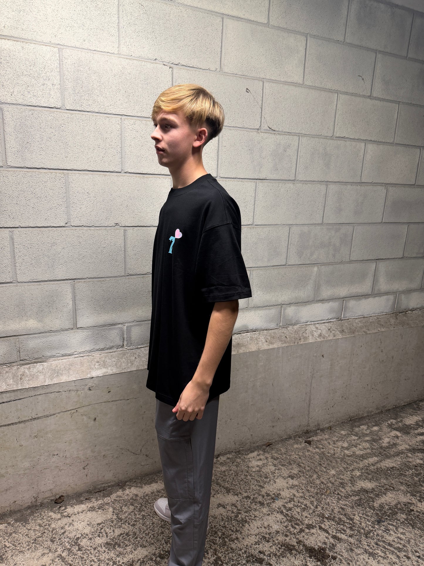 7 Hearted Bubblegum Tee Black