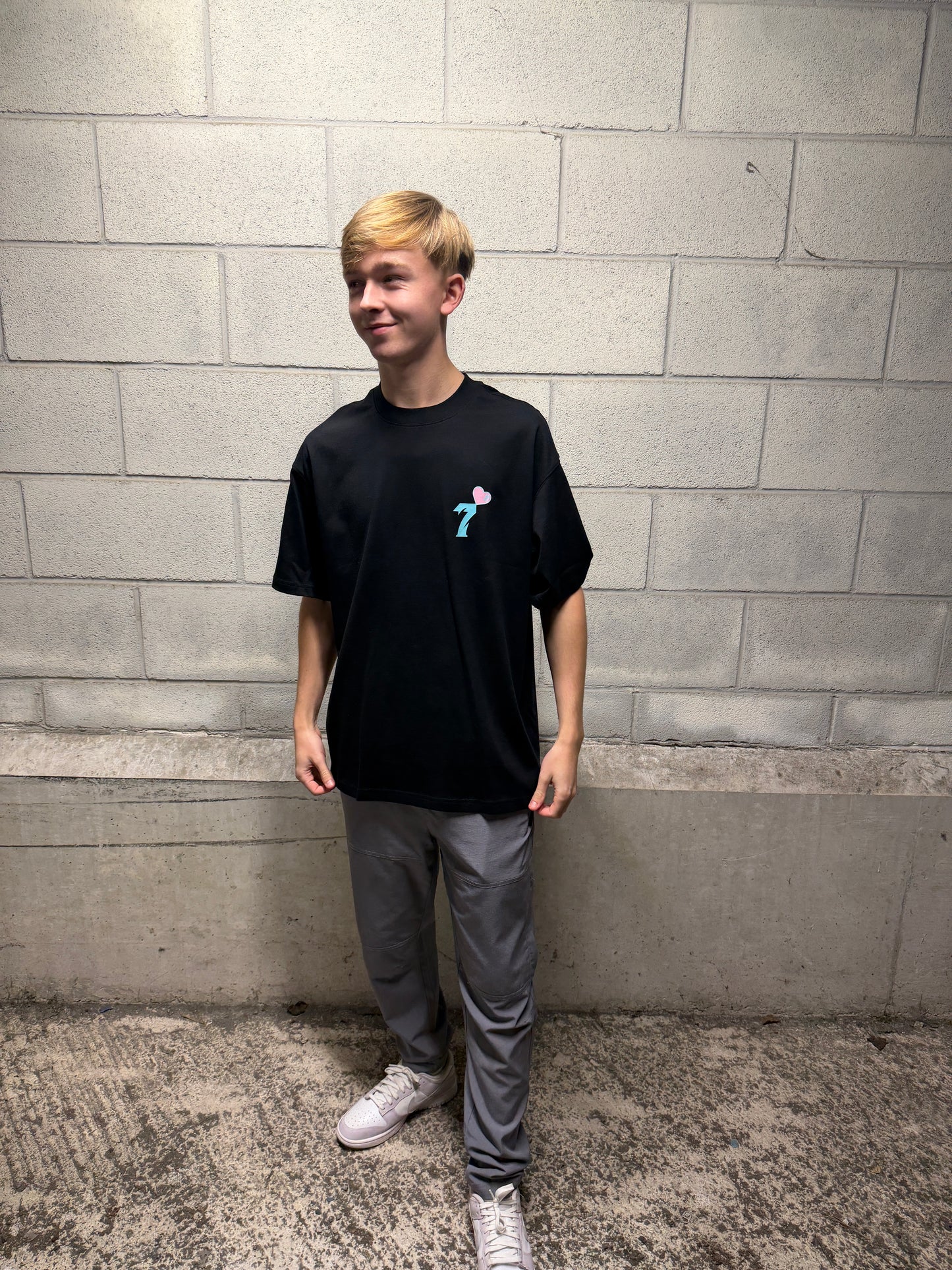 7 Hearted Bubblegum Tee Black